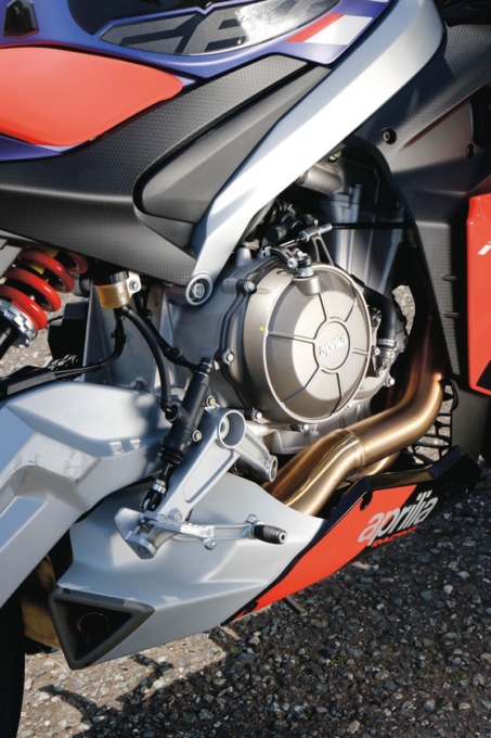 APRILIA RS660 659cc並列2気筒エンジン