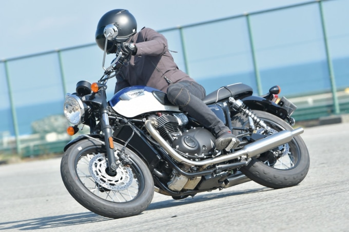 TRIUMPH BONNEVILLE T100 走りイメージ