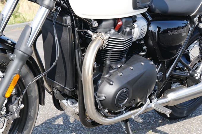 TRIUMPH BONNEVILLE T100 型並列2気筒エンジン