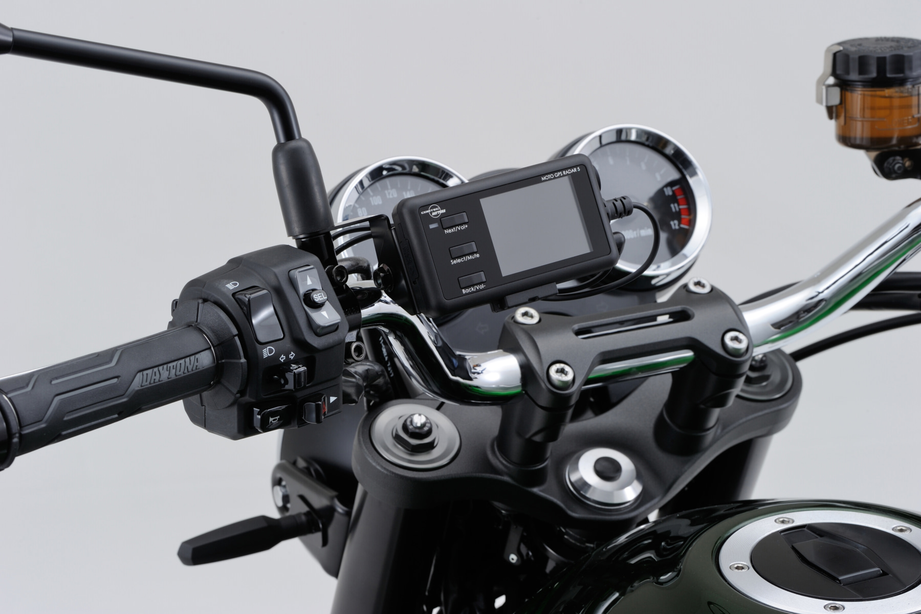 新型レーザー式オービス対応！“MOTO GPS RADAR 5”がデイトナから9月上旬発売！ - バイクニュース - タンデムスタイル
