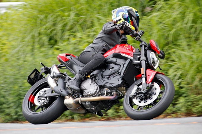 DUCATI MONSTER/+ 走行イメージ