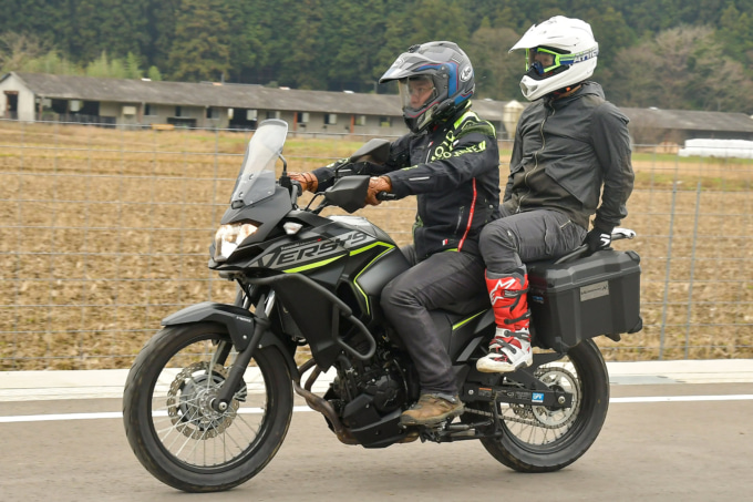 カワサキ VERSYS-X 250 TOURER タンデム走行