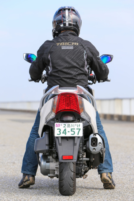 KYMCO G-DINK i 足つき