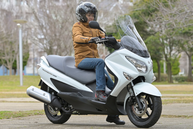 SUZUKI BURGMAN200 乗車姿勢