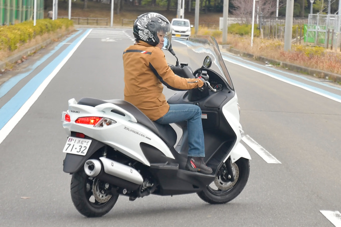 SUZUKI BURGMAN200 Uターン