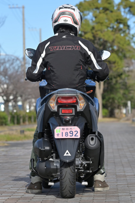 YAMAHA TRICITY125 足つき