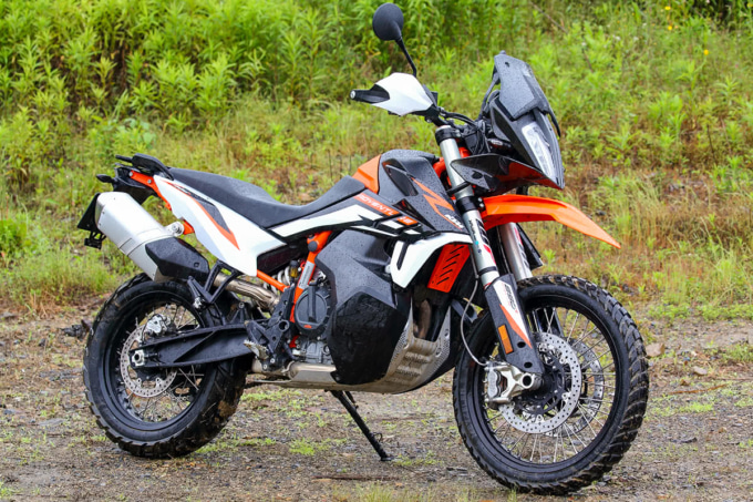 890 ADVENTURE R（2021年モデル）右サイドビュー