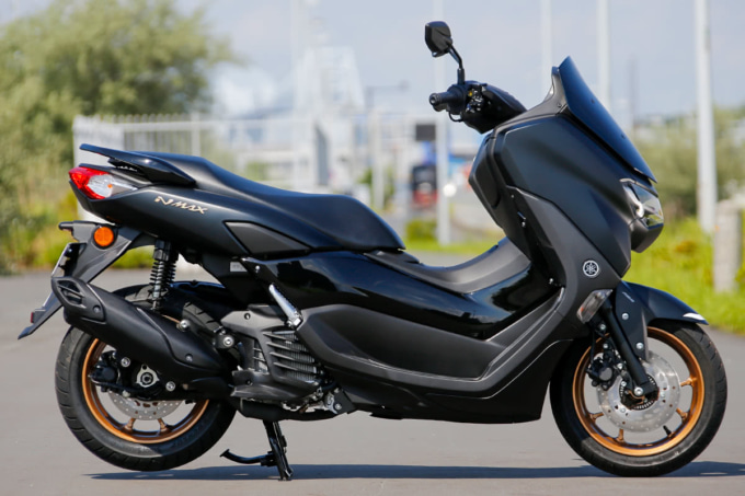 YAMAHA NMAX（2021年モデル）右サイドビュー