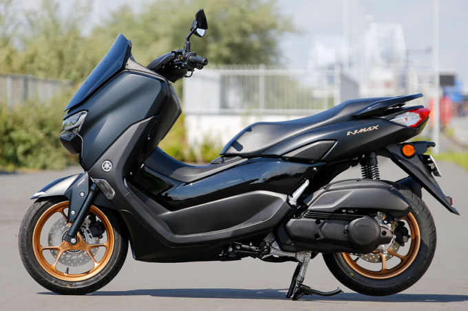 YAMAHA NMAX（2021年モデル）左サイドビュー