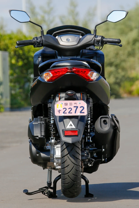 YAMAHA NMAX（2021年モデル）リヤビュー