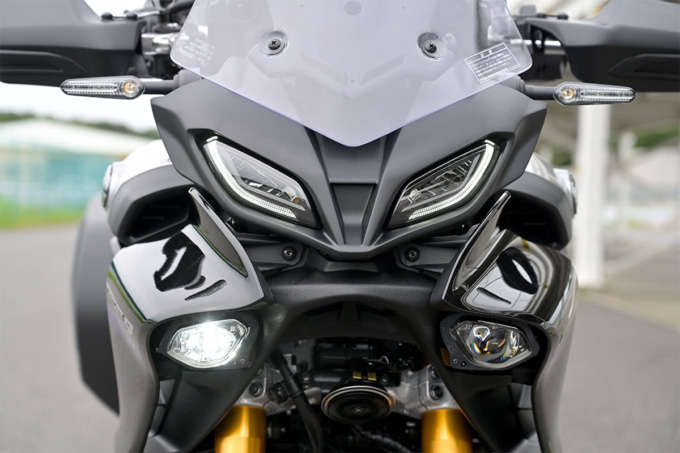 YAMAHA TRACER9 GT ABS（2021年モデル）ヘッドライトまわり