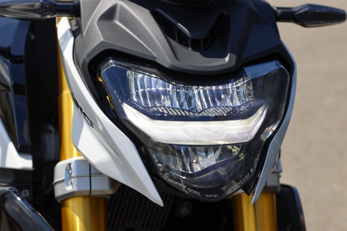 BMW G310R（2021年モデル）ヘッドライト