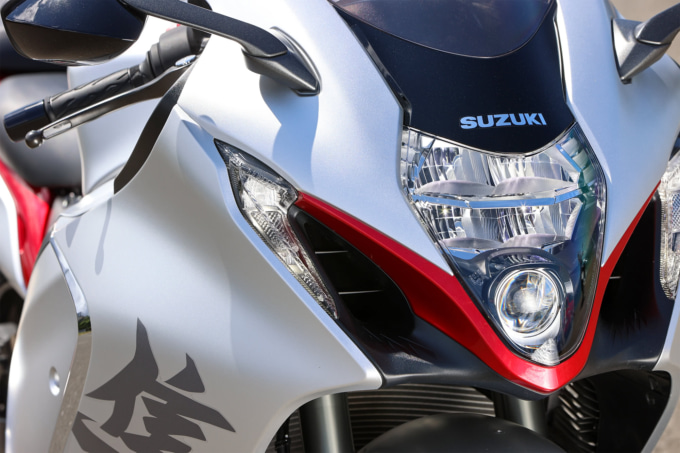 SUZUKI HAYABUSA（2021年モデル）ヘッドライト