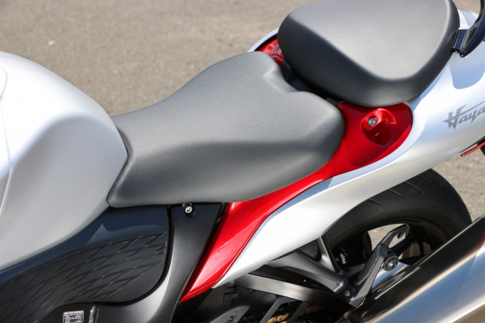 SUZUKI HAYABUSA（2021年モデル）シート