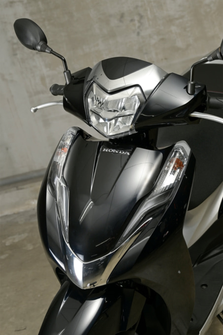 HONDA LEAD125 ヘッドライト