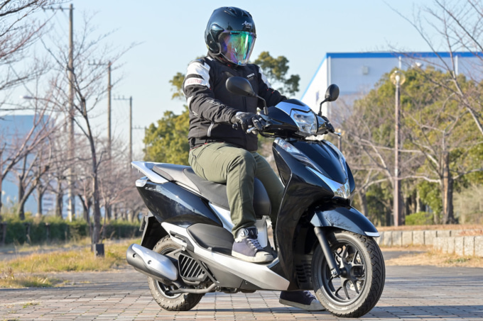 HONDA LEAD125 乗車姿勢