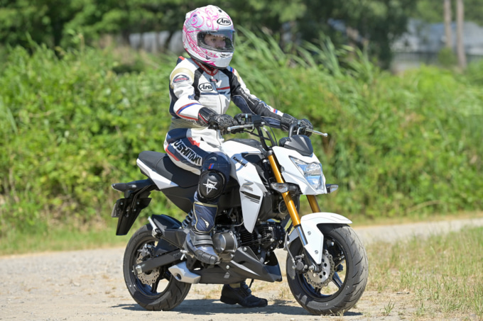 KAWASAKI Z125PRO 乗車姿勢