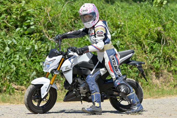 KAWASAKI Z125PRO 乗車姿勢 取りまわし