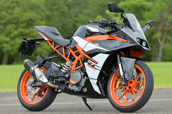 KTM RC390 右7:3ビュー