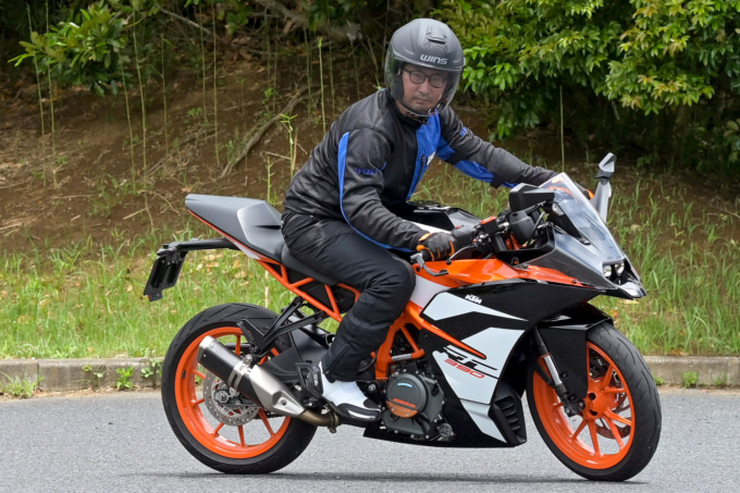 KTM RC390 Uターン