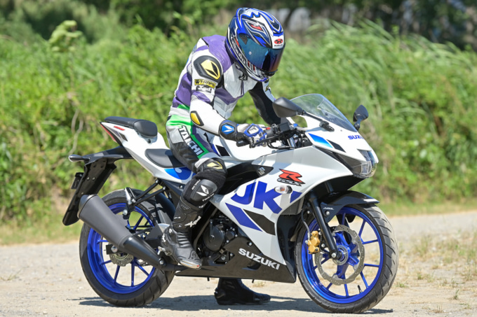 SUZUKI GSX-R125 乗車姿勢