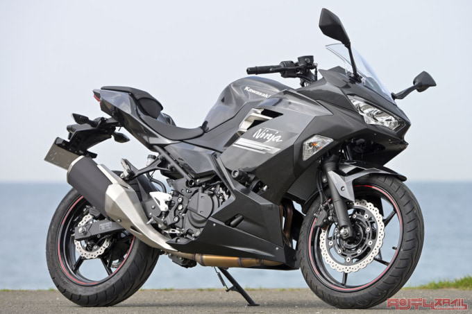 Kawasaki Ninja250（2021年モデル）7:3イメージ