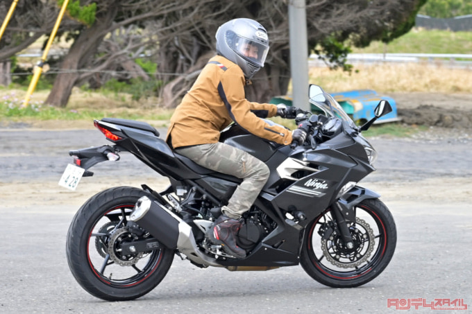 Kawasaki Ninja250（2021年モデル）Uターン