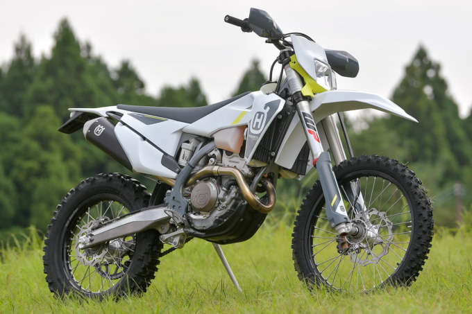 HUSQVARNA MOTORCYCLES FE250（2022年モデル）7:3ビュー