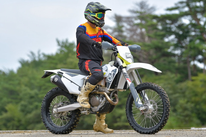 HUSQVARNA MOTORCYCLES FE250（2022年モデル）乗車姿勢