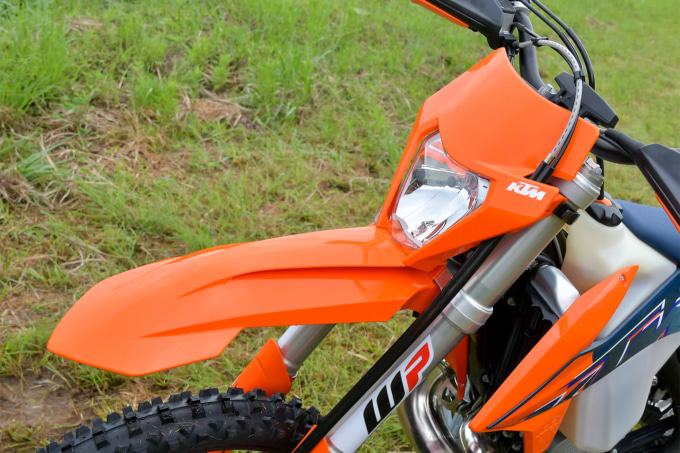 KTM 150EXC TPI（2022年モデル）ヘッドライト