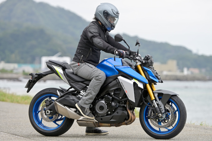 SUZUKI GSX-S1000（2021年モデル）乗車姿勢