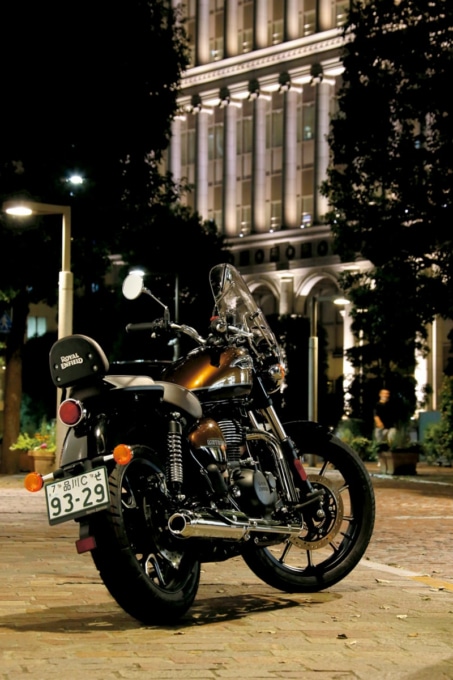 ROYAL ENFIELD METEOR350 夜景