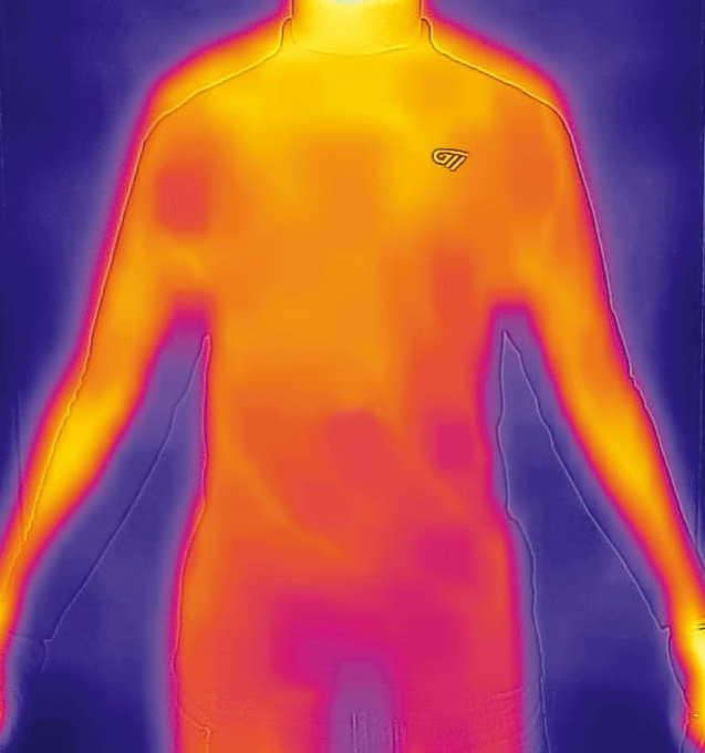 ゴールドウインモーターサイクルの光電子アンダーウエアを着て体温が安定した状態サーモグラフィー