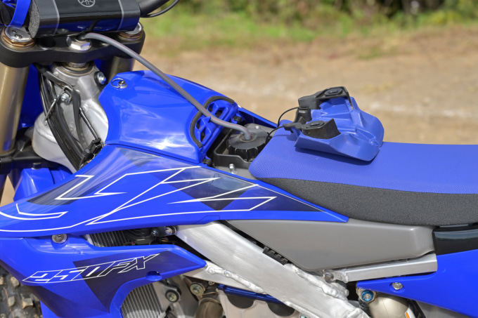 YAMAHA YZ250FX（2022年モデル）エアクリーナーボックスのダクト