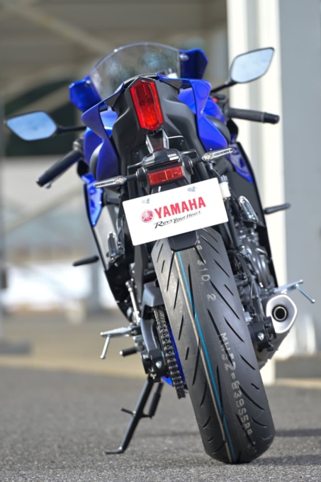 ヤマハ 2022年モデル YZF-R7 (8BL-RM39J) リヤビュー