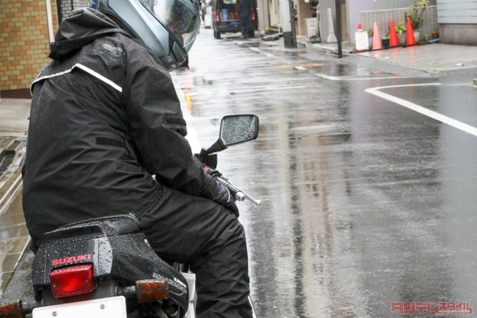 レインウエアってやっぱり必要 ただの防水透湿ではなくバイク専用品が欲しい Part 1 2ページ目 2ページ中 バイクアイテム タンデムスタイル