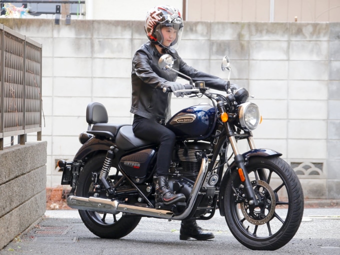 ROYAL ENFIELD METEOR 350 乗車姿勢