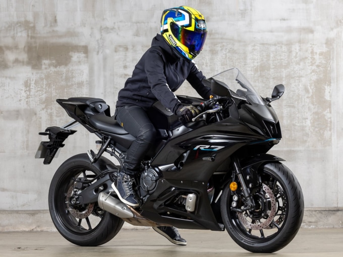 ヤマハ YZF-R7（2022年モデル）乗車姿勢