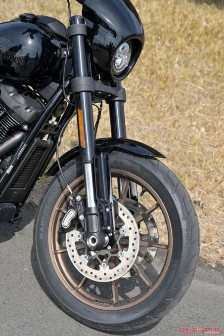 HARLEY-DAVIDSON LOW RIDER S（2022年モデル）フロントフォーク