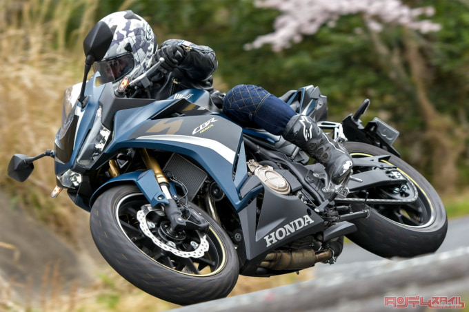 HONDA CBR400R（2022年モデル／8BL-NC56）走行