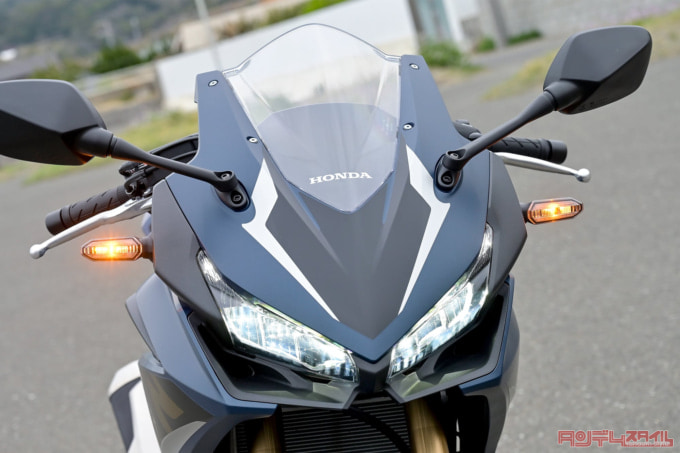 HONDA CBR400R（2022年モデル／8BL-NC56）ヘッドライト