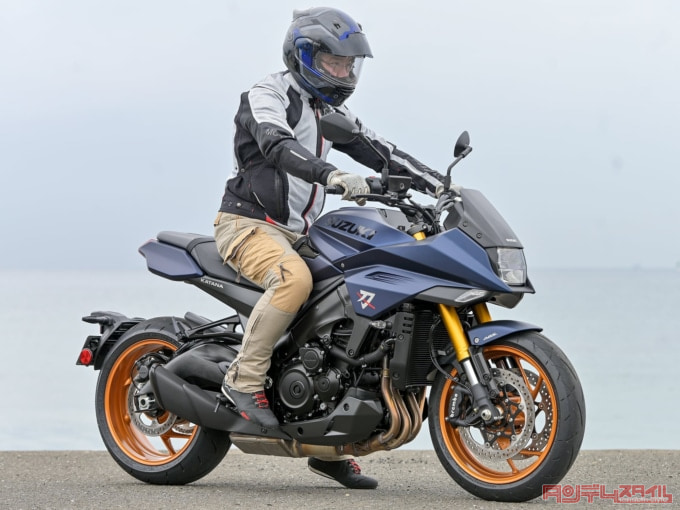 SUZUKI KATANA（2022年モデル／8BL-EK1AA）乗車姿勢