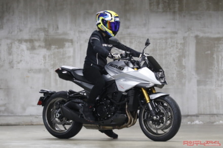 【シート高825㎜】155㎝ライダーの足つきチェック“SUZUKI KATANA”