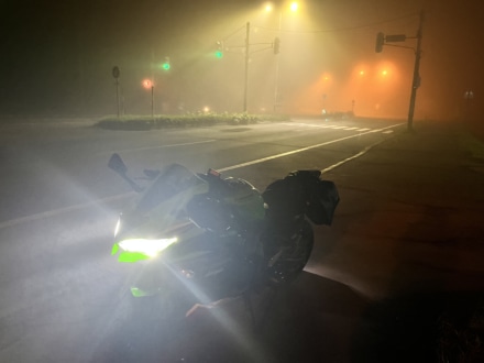 深夜の霧の世界