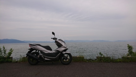 代車でビワイチ 湖畔でひと休み