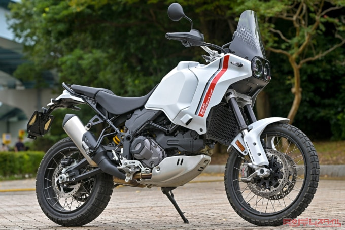 DUCATI DESERT X（2022年モデル）右サイドビュー