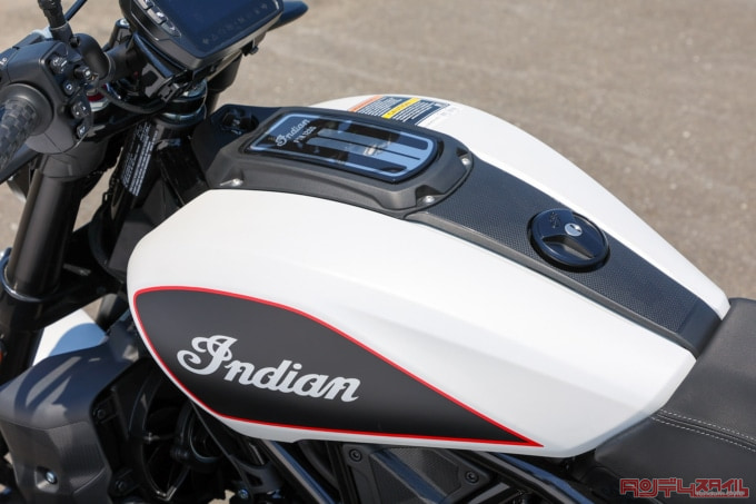 INDIAN MOTORCYCLE FTR S タンク