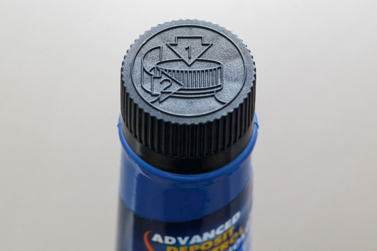 エンジンの保護・摩擦低減・燃費向上、さまざまな効果が期待できる添加剤！ elf COMPLETE ENGINE CLEANER バイク