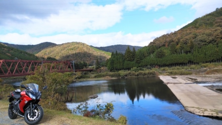 川面の静寂