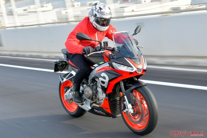 APRILIA TUONO660（2022年モデル）走行